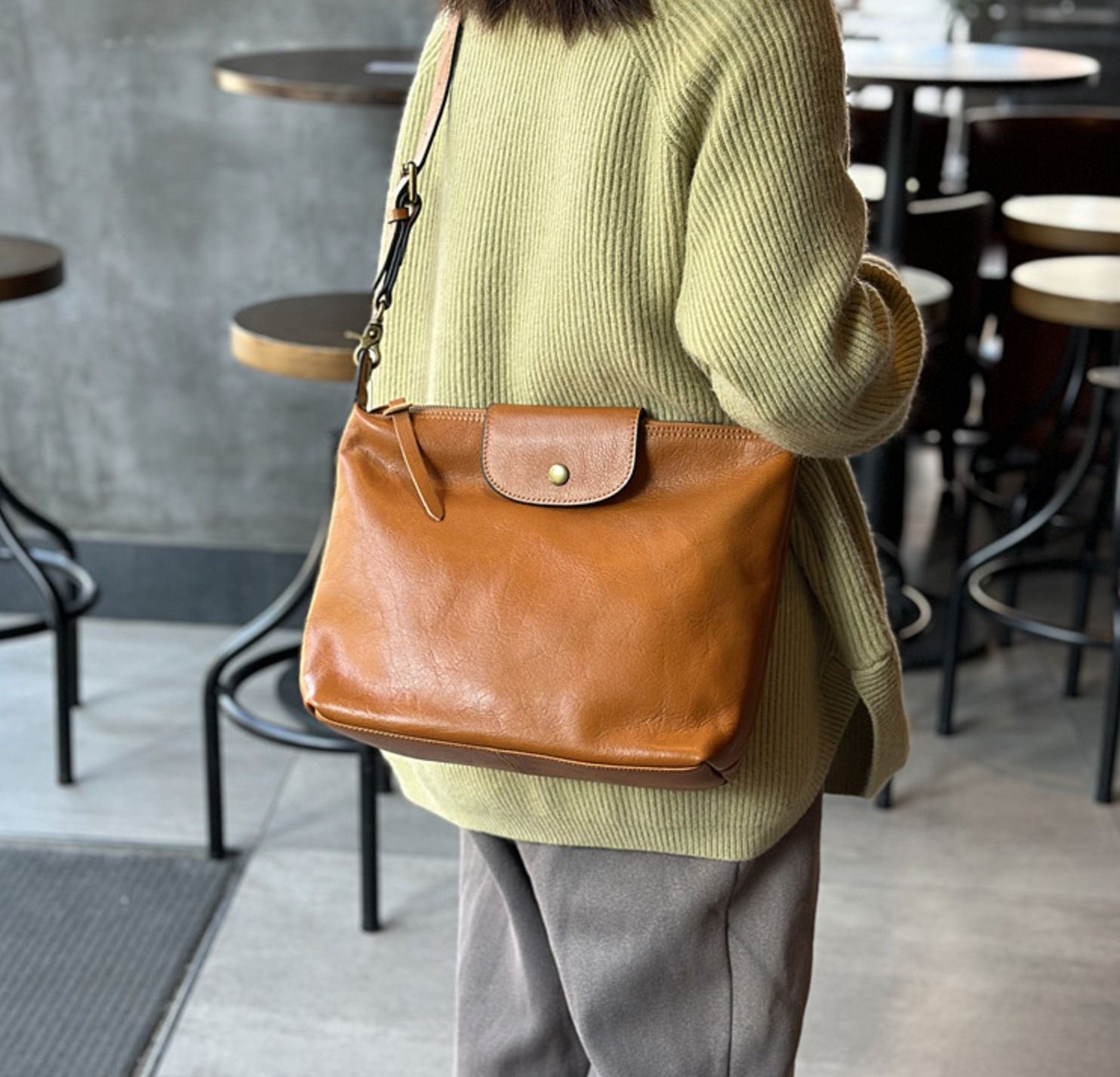 Túi Đeo Chéo Nữ Da Thật VEG Patina Phong Cách Cổ Điển & Sang Trọng TUDA SBM410