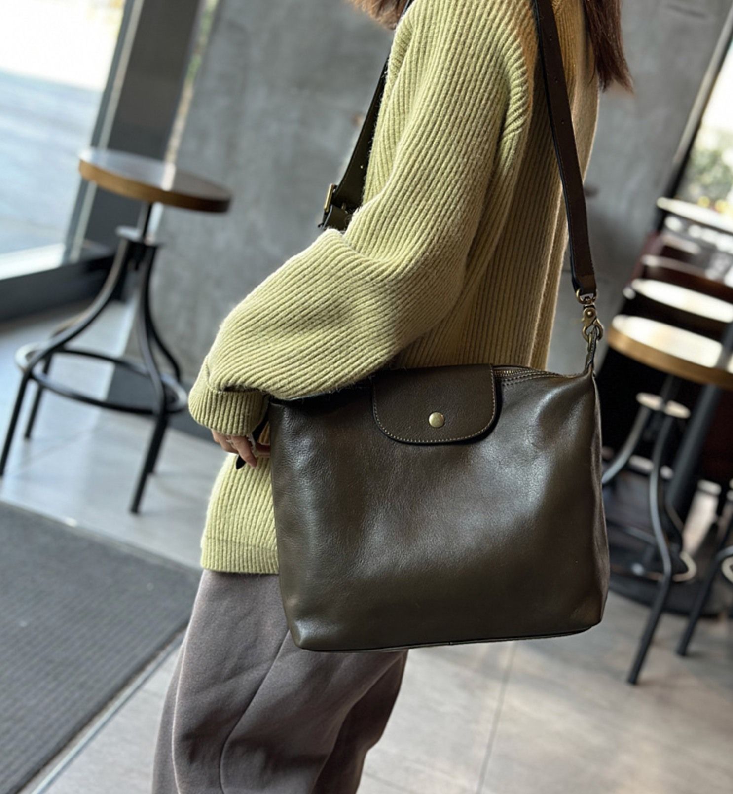 Túi Đeo Chéo Nữ Da Thật VEG Patina Phong Cách Cổ Điển & Sang Trọng TUDA SBM410