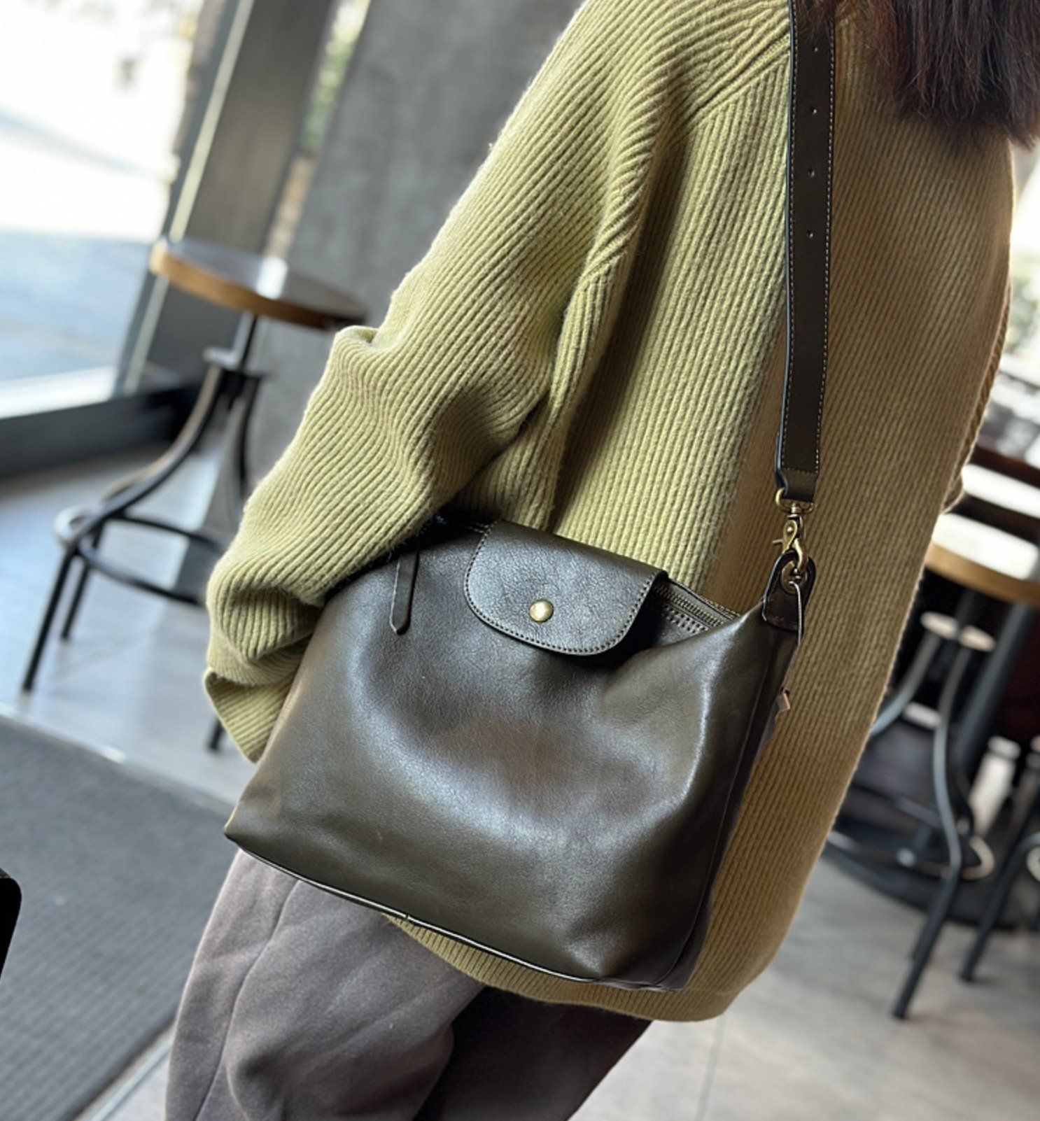 Túi Đeo Chéo Nữ Da Thật VEG Patina Phong Cách Cổ Điển & Sang Trọng TUDA SBM410