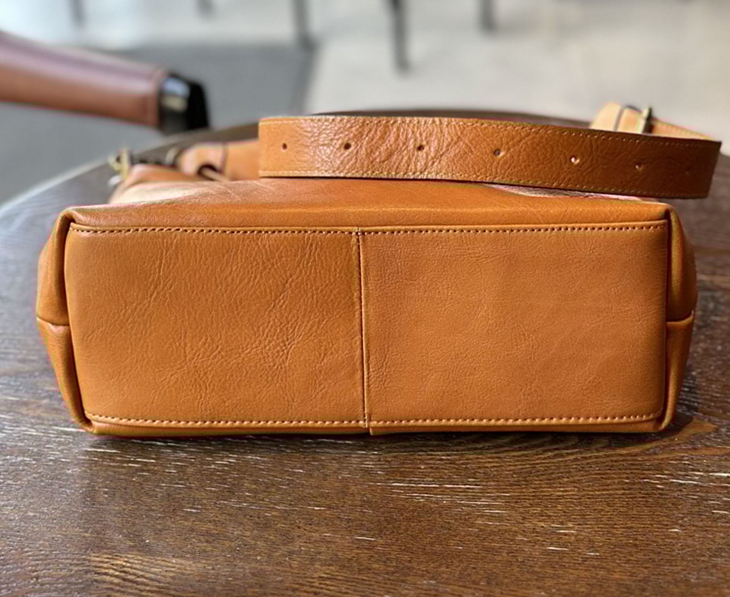 Túi Đeo Chéo Nữ Da Thật VEG Patina Phong Cách Cổ Điển & Sang Trọng TUDA SBM410