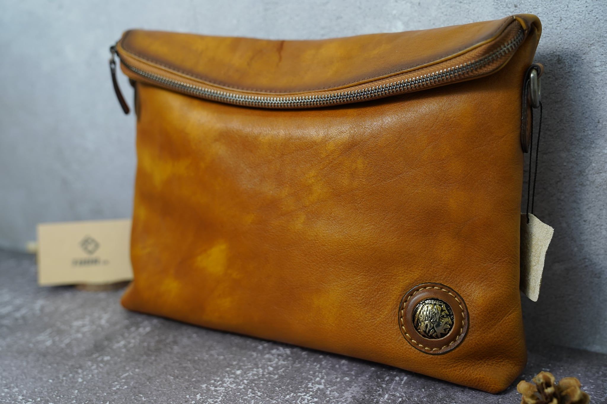 Túi Đeo Chéo Đựng iPad Da Bò VEG Patina Nhập Khẩu - Classic SBM252