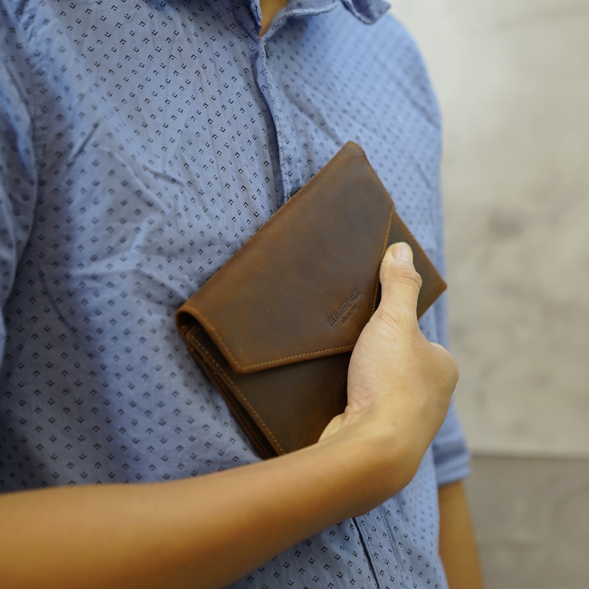 Ví Cầm Tay Da Bò Sáp Nhập Khẩu HUMERPAUL VINTAGE W236