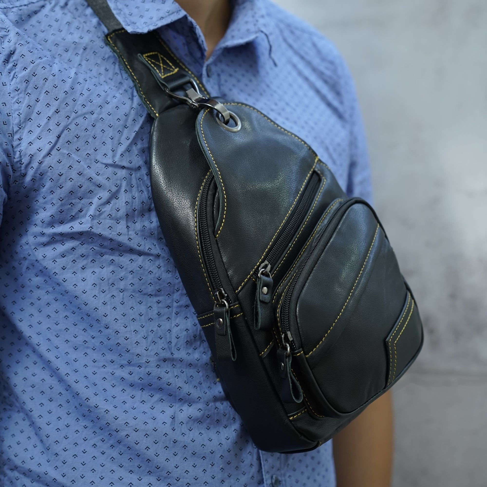 Túi Da Bò VEG Nhập Khẩu Đeo Chéo Trước Ngực SBM227