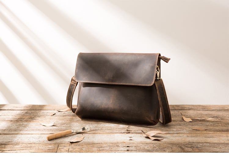 Túi Da Bò Sáp Đeo Chéo Chứa Ipad Classic SBM195