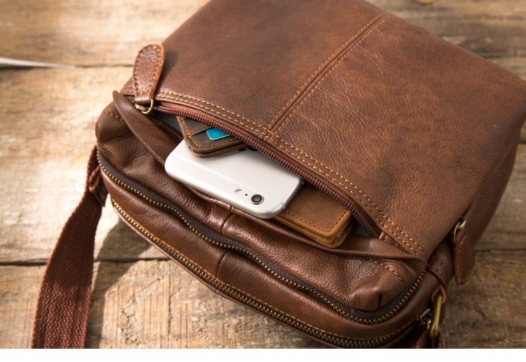 Túi da bò thật Berry & Ken đeo chéo Limited edition MBM110