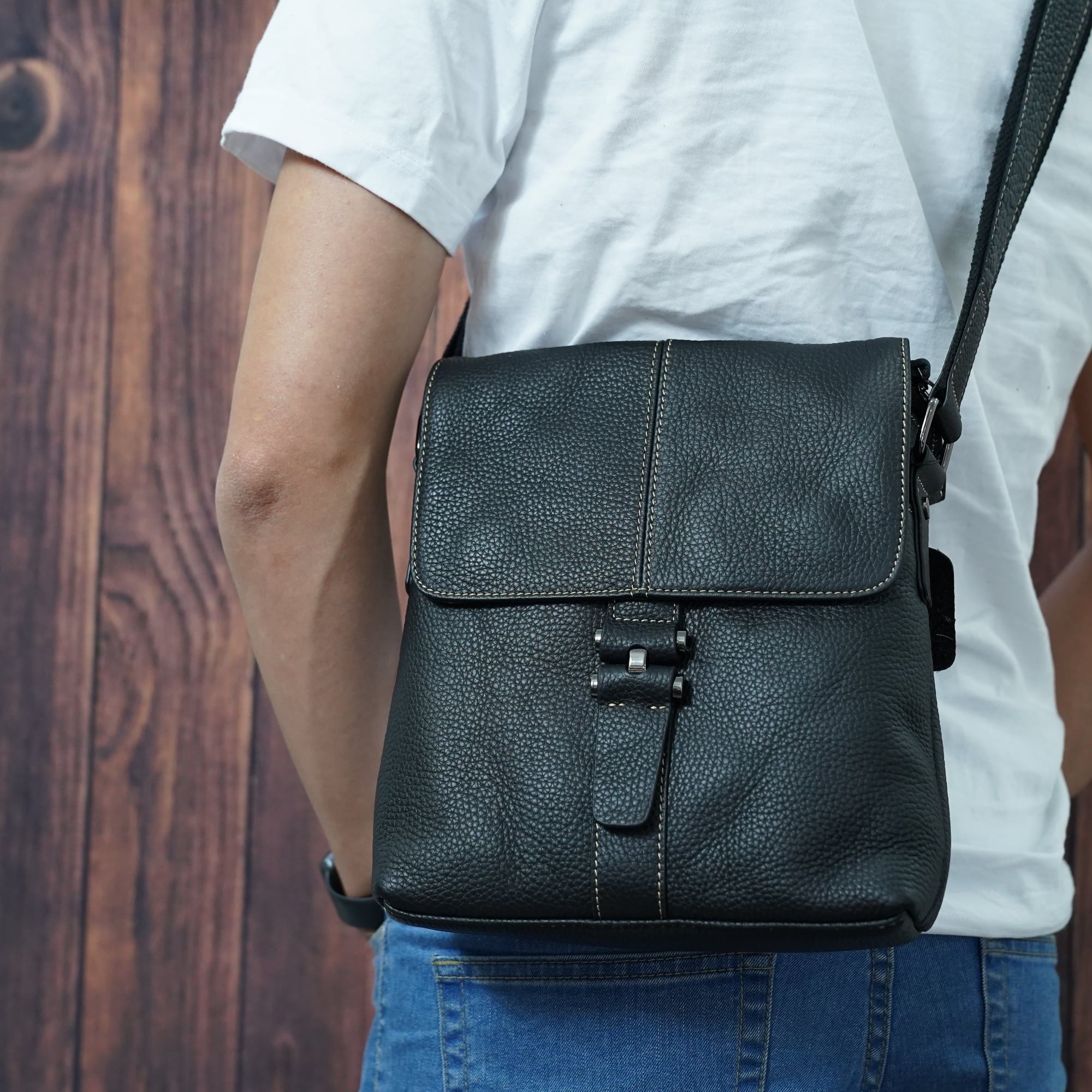 Túi Da Bò VEG Nhập Khẩu Đeo Chéo Đựng IPad - Classic TUDA SBM209