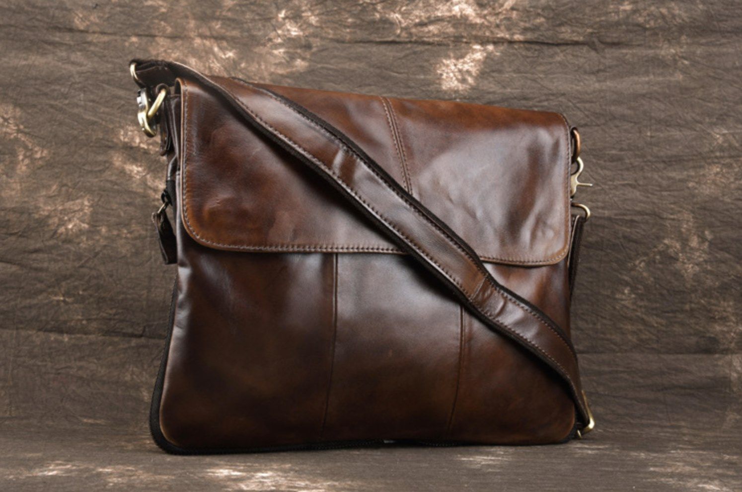 Túi Da Thật Đa Năng Đeo Chéo chứa ipad Cầm Tay Classic SBM175