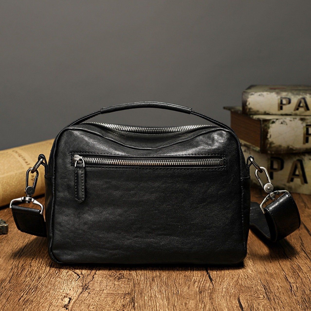 Túi Đeo Chéo Da Bò VEG Patina Ý Đeo Chéo & Xách Tay Đựng iPad Classic SBM261