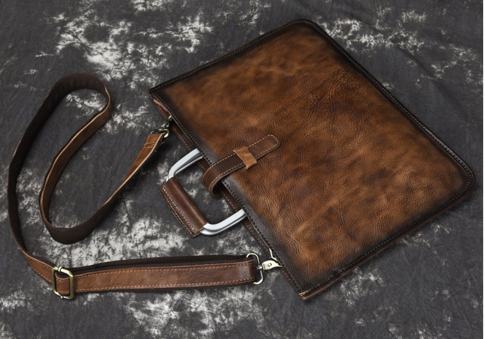 Cặp Da Bò VEG Italy Đeo Vai & Xách Tay chứa iPad Cho Dân Kinh Doanh Limited SBM170