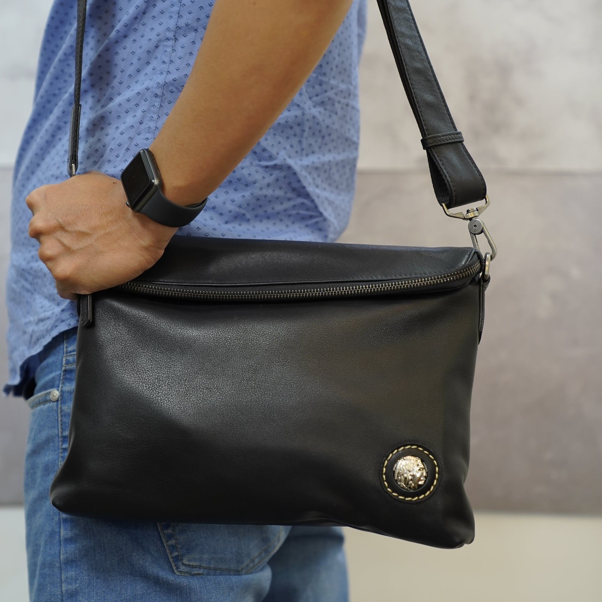 Túi Đeo Chéo Đựng iPad Da Bò VEG Patina Nhập Khẩu - Classic SBM252