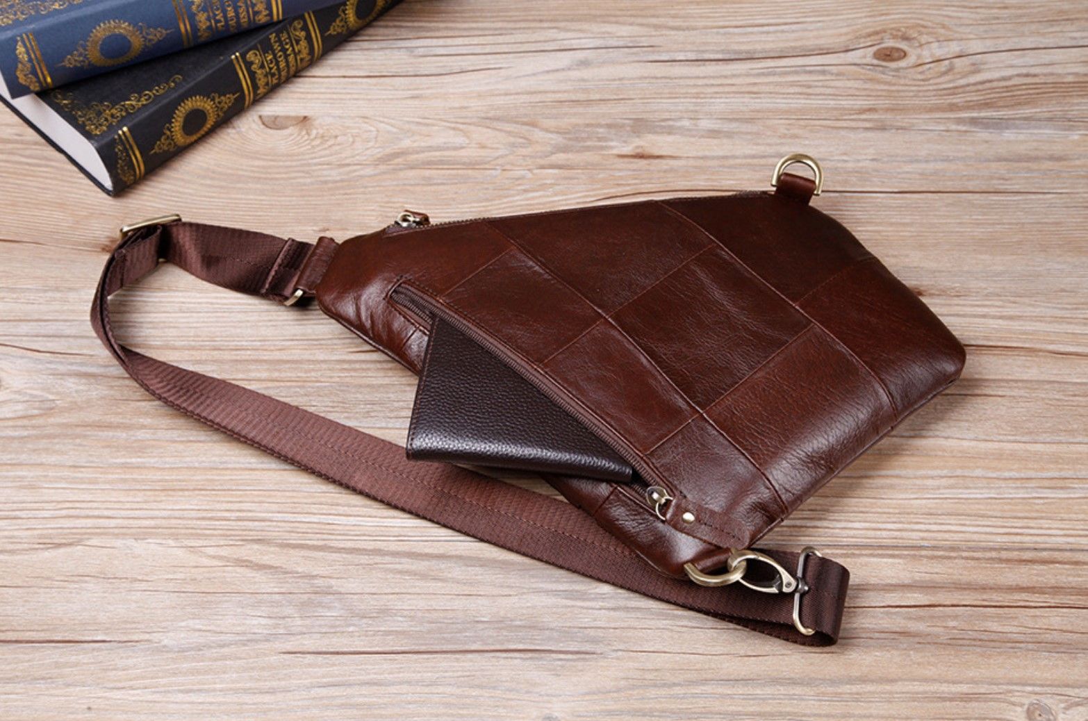 Túi Da Bò Thật Đeo Chéo Trước Ngực Cobbler Legend SBM204