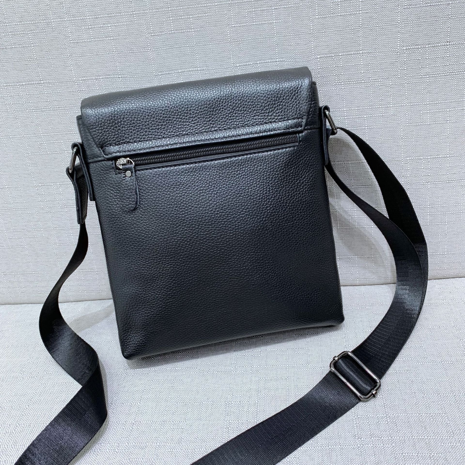 Túi Da Bò Thật Đeo Chéo Đựng IPad Classic Edition SBM189