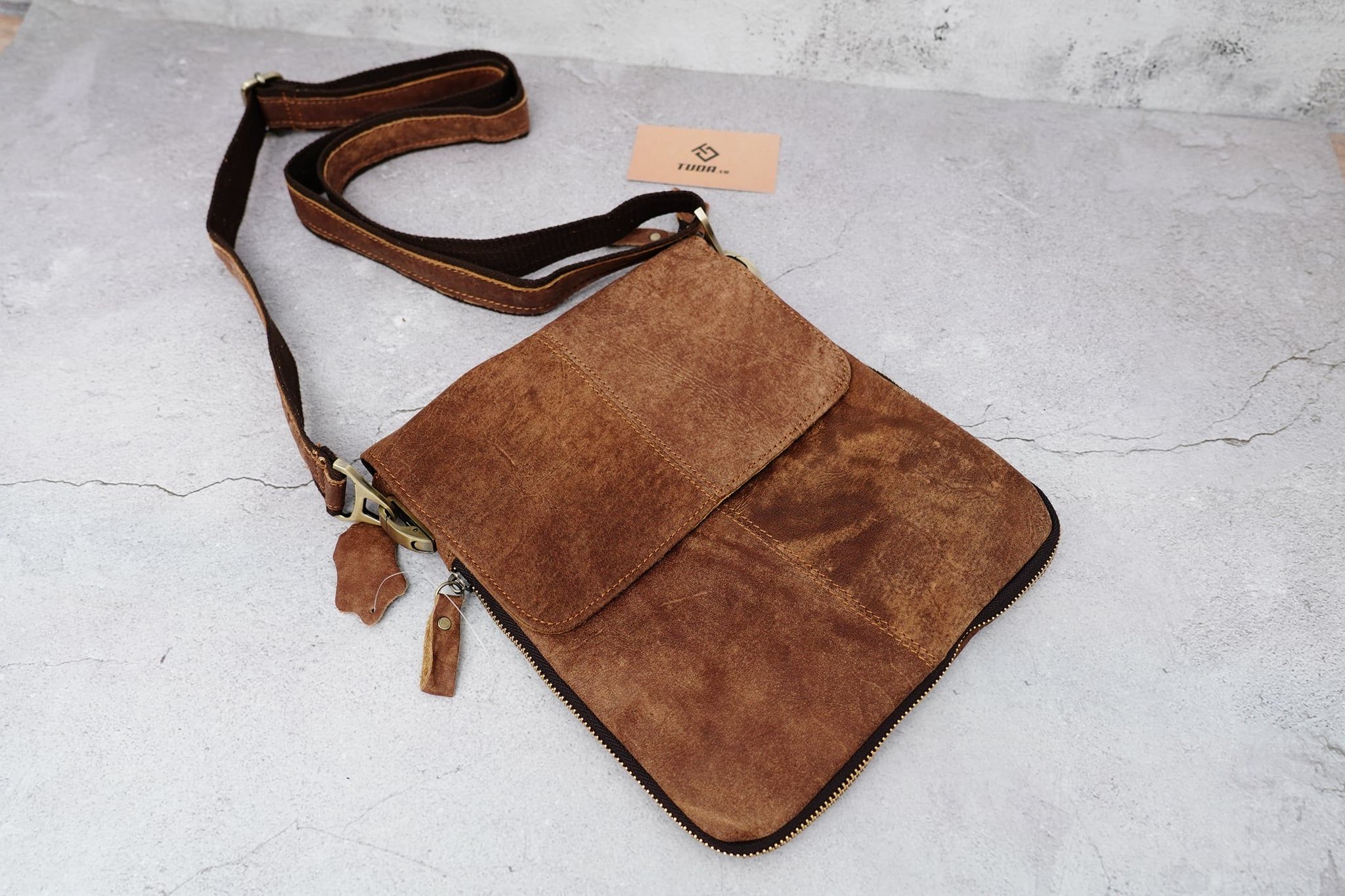 Túi Da Bò Thật Đeo Chéo Đựng IPad - Classic SBM180