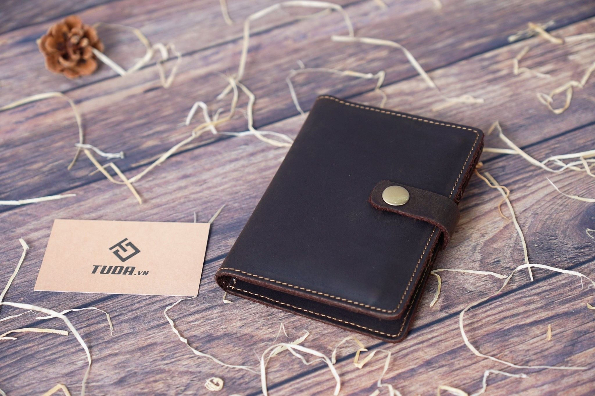 Ví Da Bò Sáp Đựng PASSPORT & CARD Đa Năng Gấp Cúc Bấm Classic Edition W108