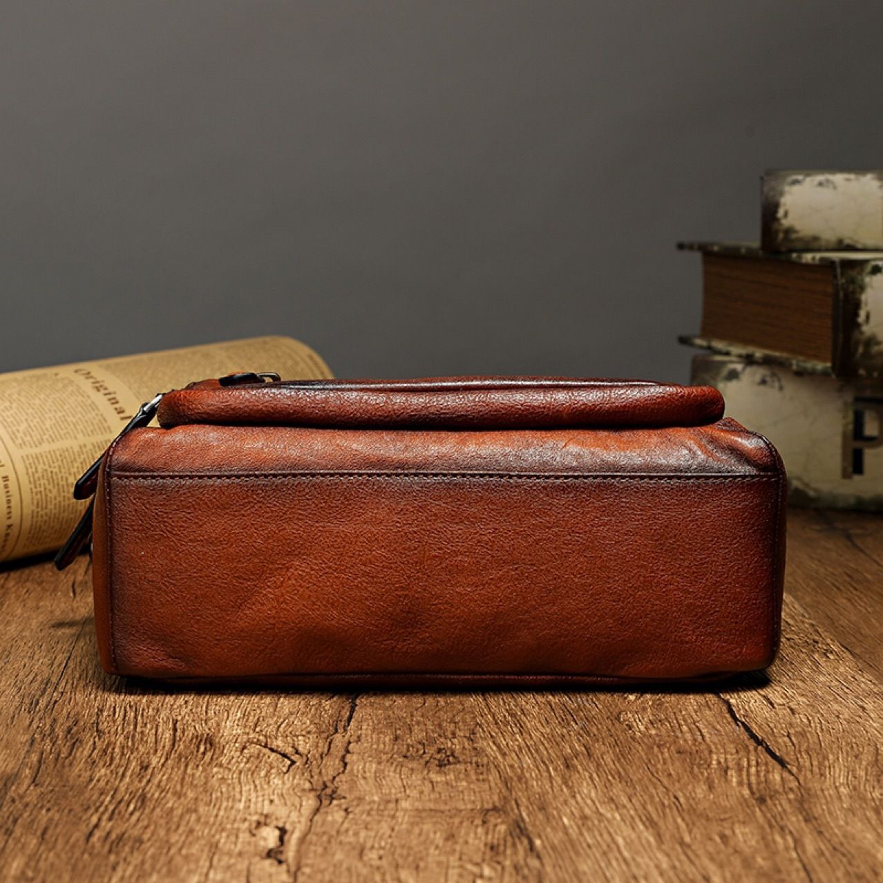 Túi Đeo Chéo Da Bò VEG Patina Ý Đeo Chéo & Xách Tay Đựng iPad Classic SBM261