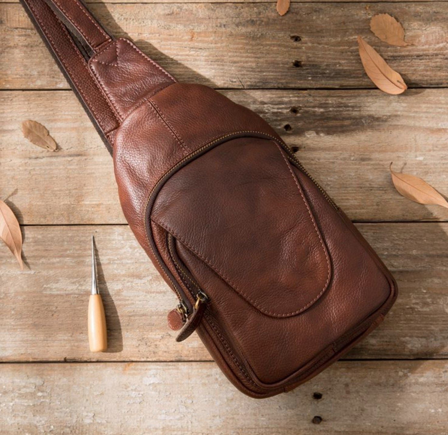 Túi Da Thật Đeo Chéo Trước Ngực VINTAGE SBM237