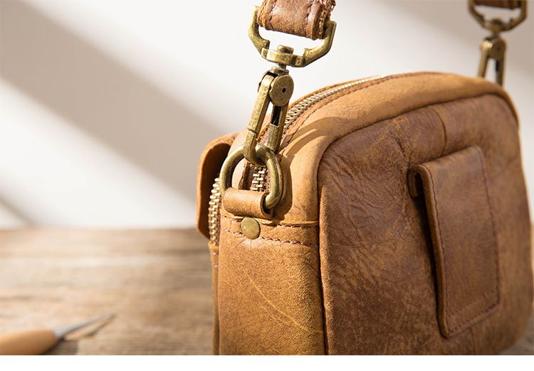 Túi Đeo Chéo Da Bò Thật Berry & Ken RETRO - Classic Edition SBM105