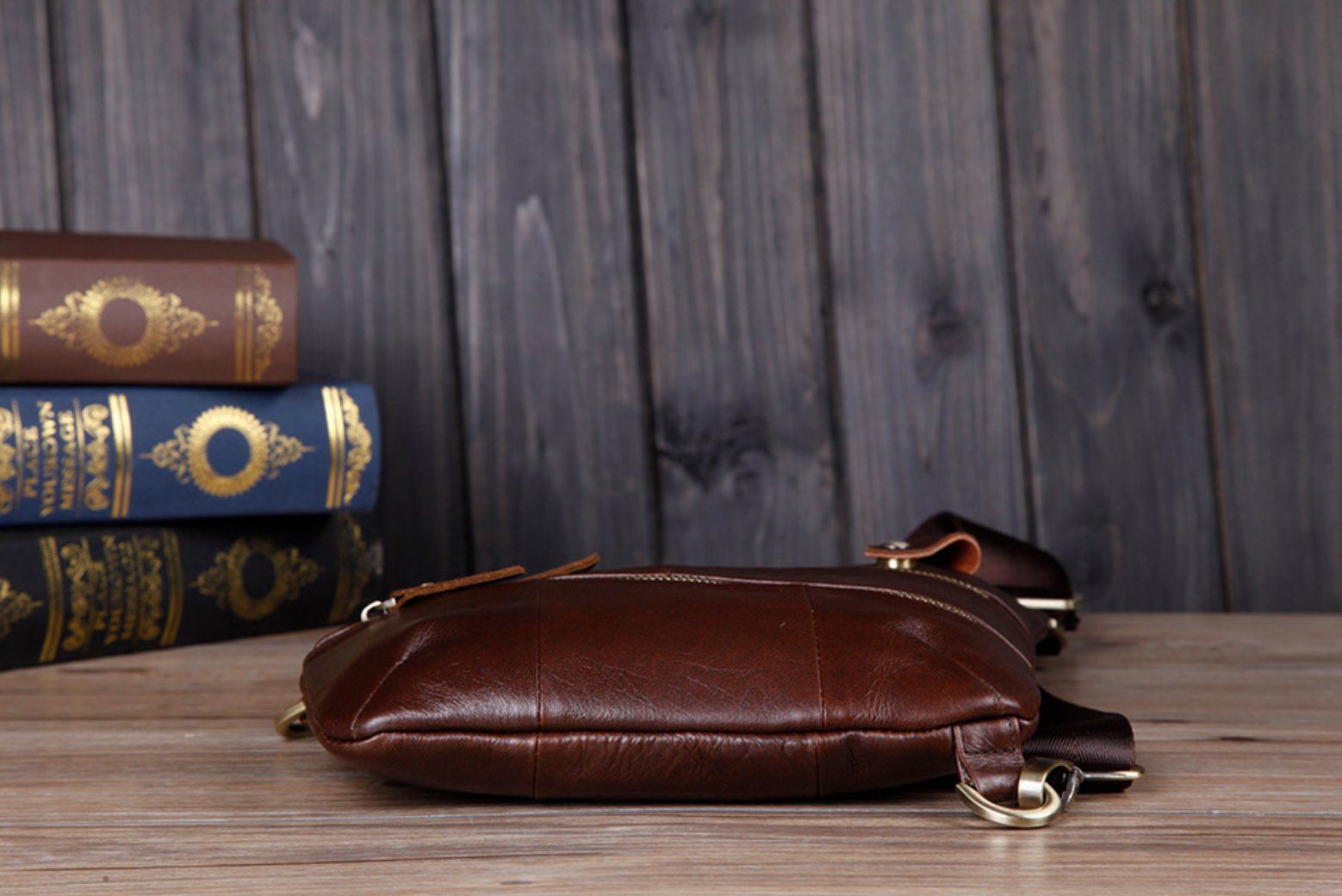 Túi Da Bò Thật Đeo Chéo Trước Ngực Cobbler Legend SBM204