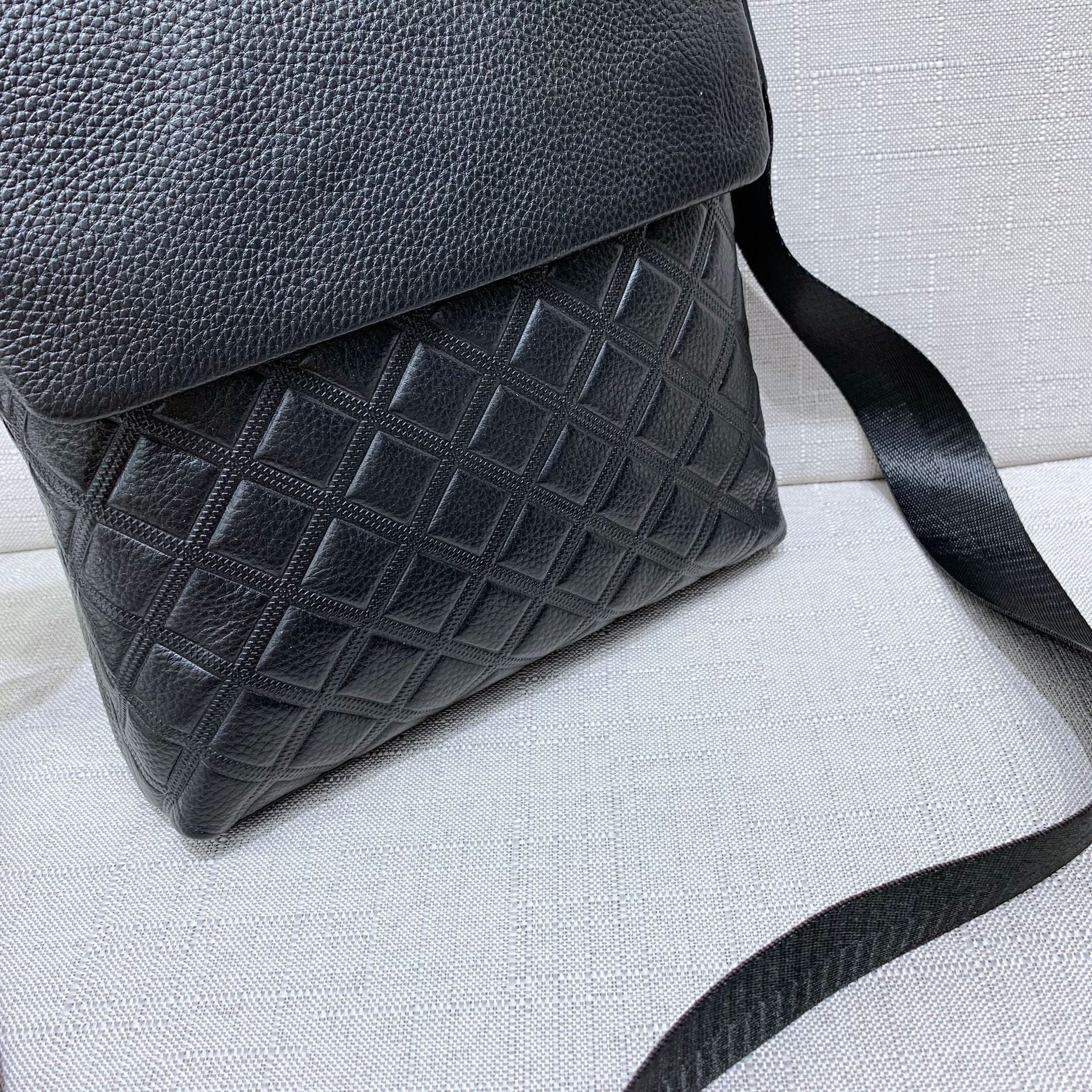 Túi Da Bò Thật Đeo Chéo Đựng IPad Classic Edition SBM189