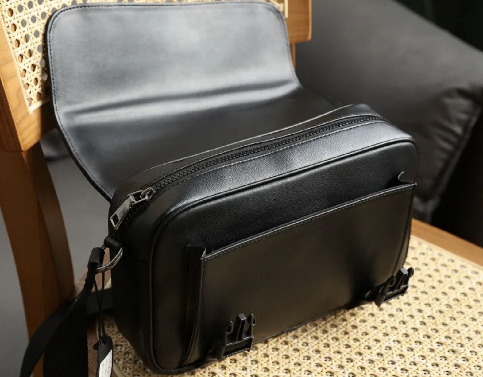 Túi Đeo Chéo Da Bò Thật Đựng iPad RETRO SBM287