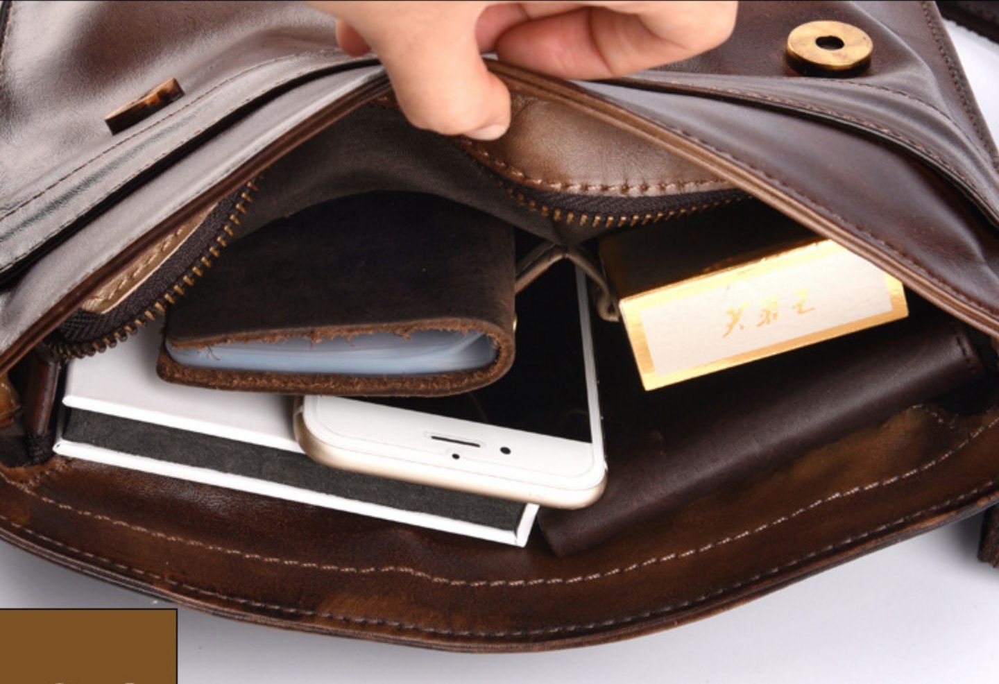 Túi Da Bò Thật Đeo Chéo Đựng IPad - Classic SBM181