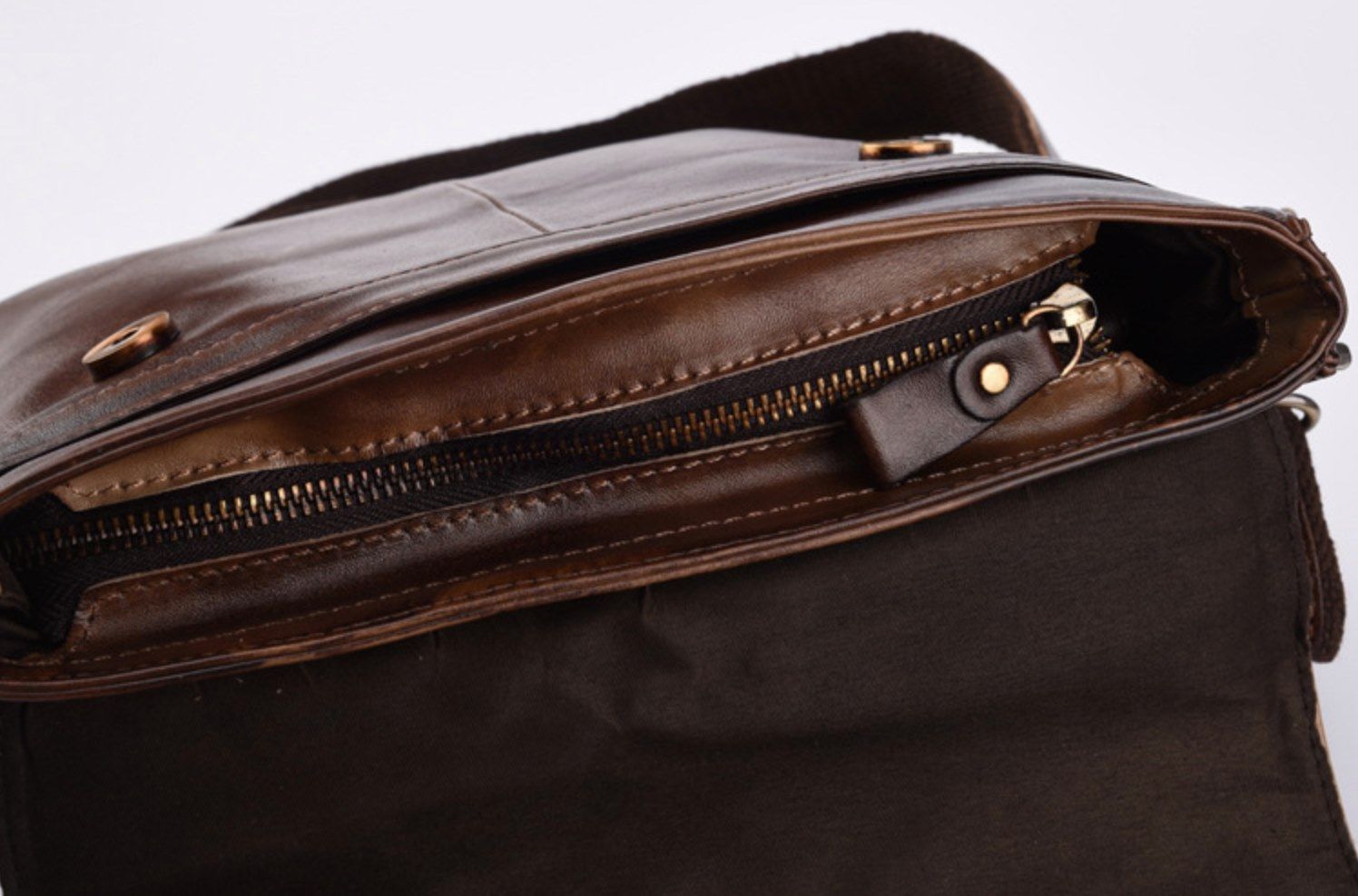 Túi Da Bò Thật Đeo Chéo Đựng IPad - Classic SBM181