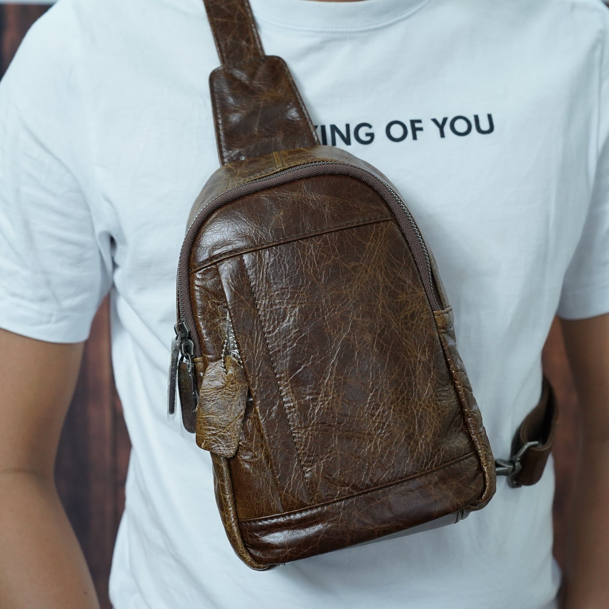 Túi da thật đeo chéo trước ngực unisex SBM145