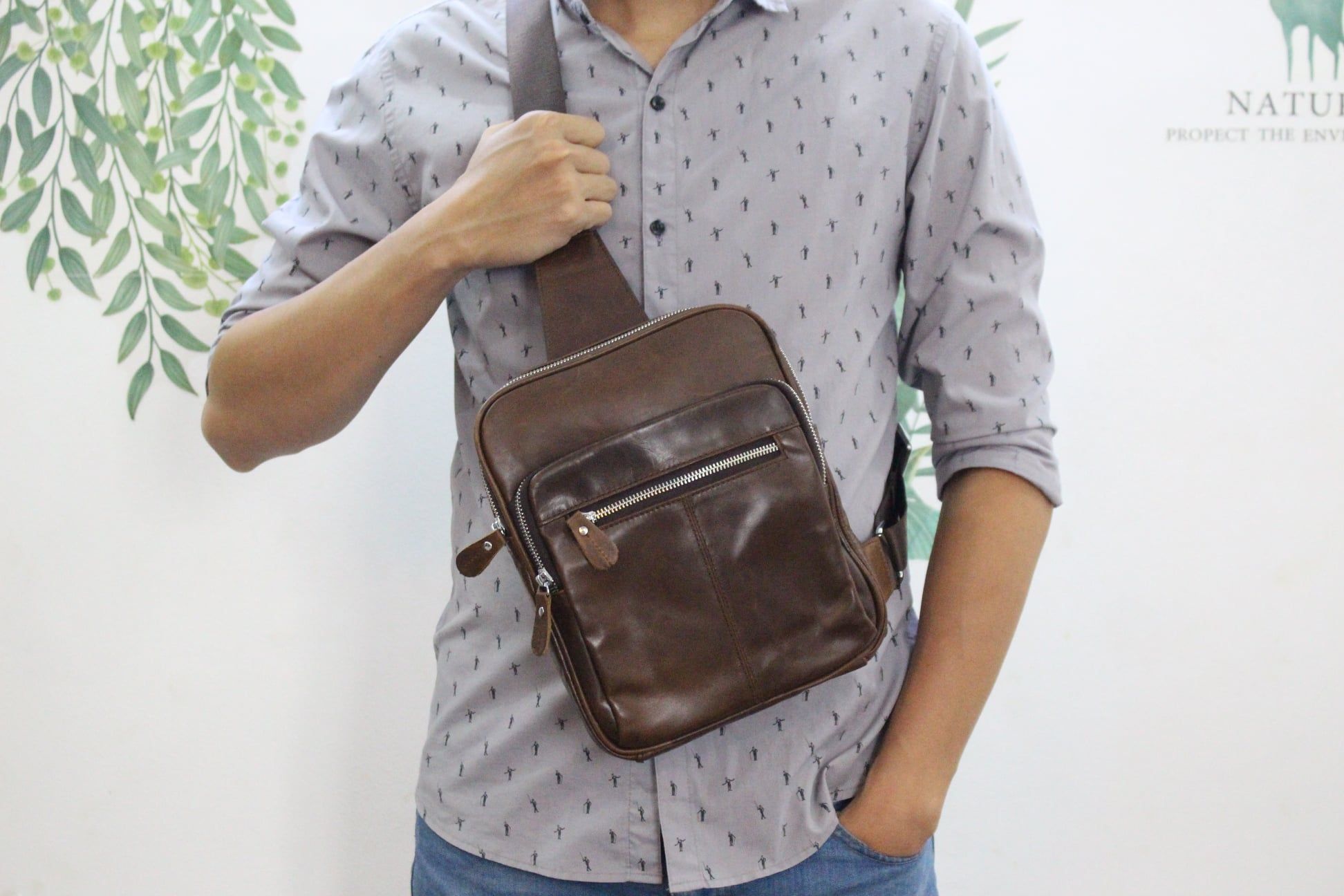 Túi Đeo Chéo Trước Ngực Da Bò Thật Nhập Khẩu Đựng iPad SBM267