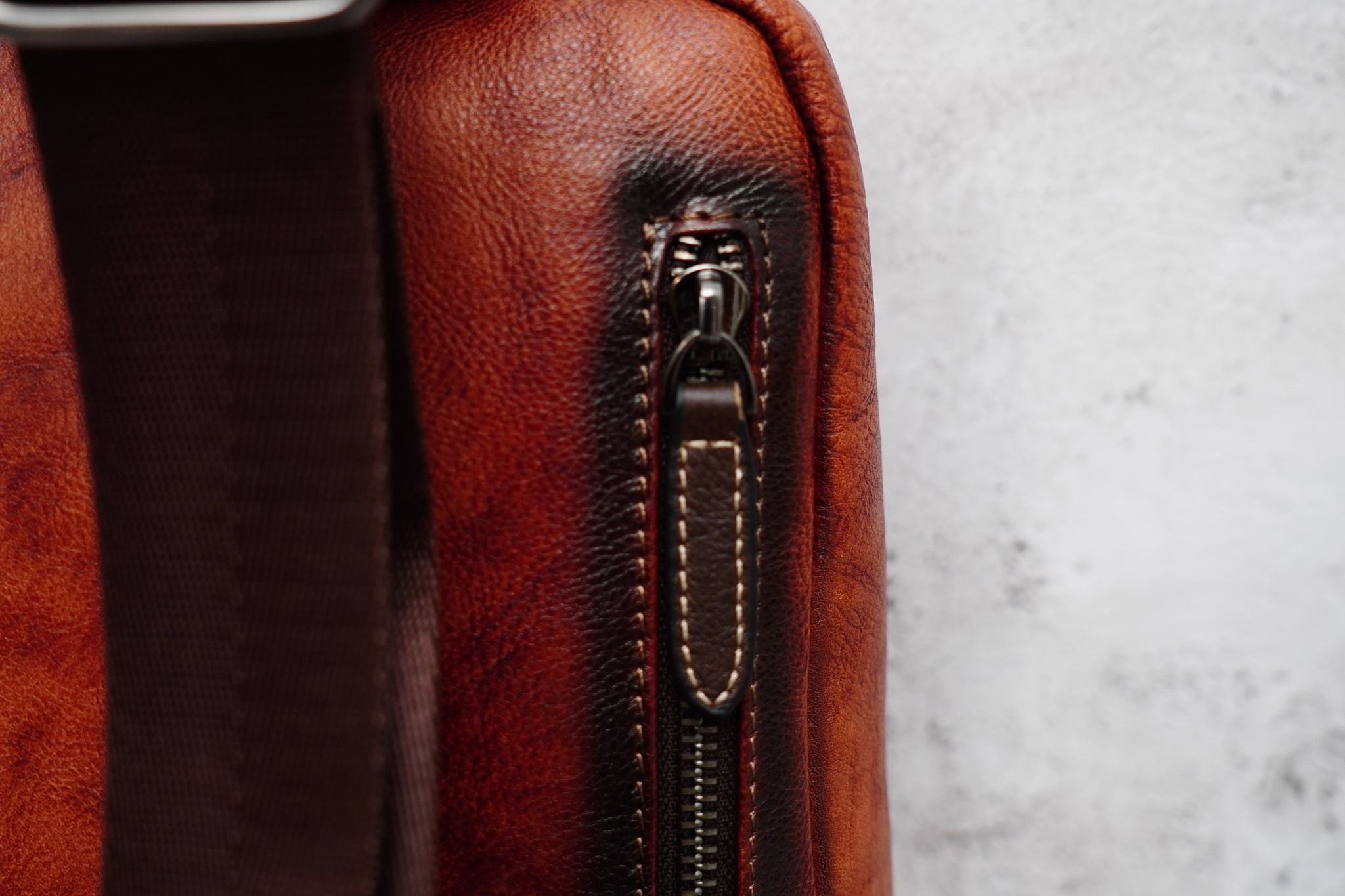 Túi Da VEG Italy Nhập Khẩu Đeo Chéo Trước Ngực VINTAGE TUDA SBM184