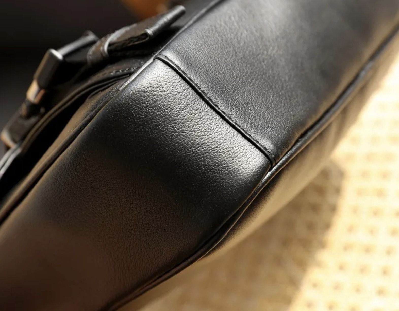 Túi Đeo Chéo Da Bò Thật Đựng iPad RETRO SBM287