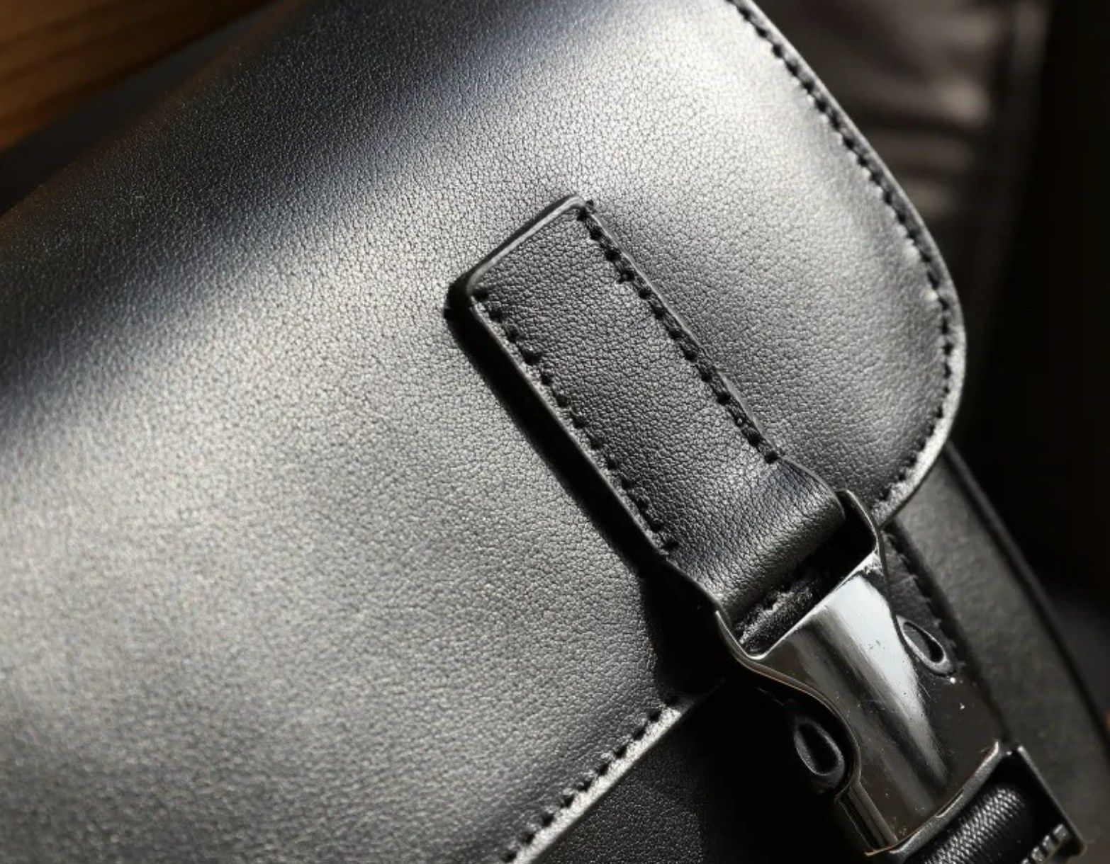 Túi Đeo Chéo Da Bò Thật Đựng iPad RETRO SBM287