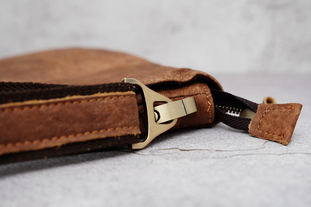 Túi Da Bò Thật Đeo Chéo Đựng IPad - Classic SBM180