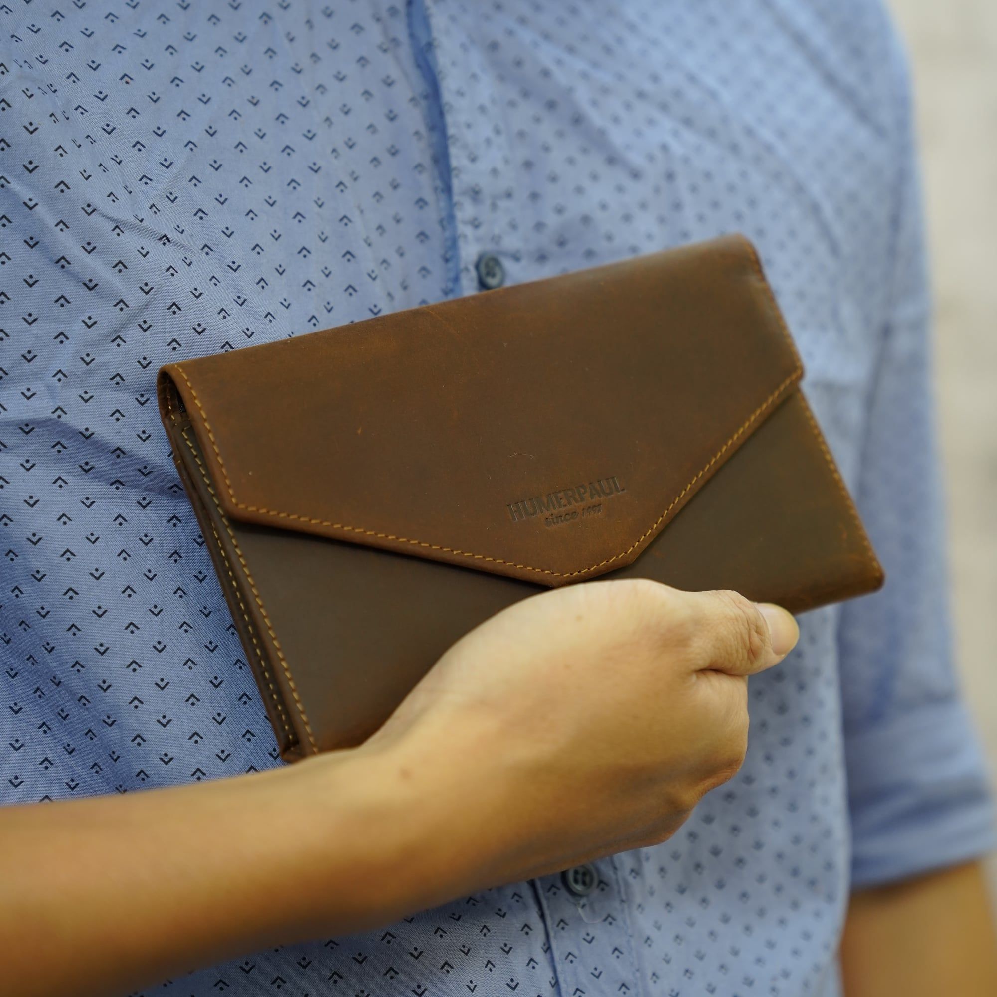 Ví Cầm Tay Da Bò Sáp Nhập Khẩu HUMERPAUL VINTAGE W236